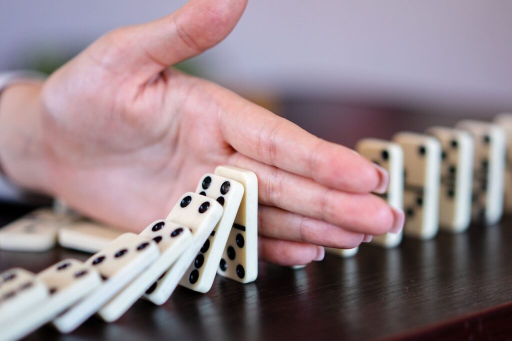 dominoes 6795407 1280