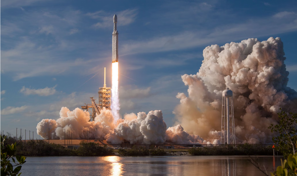 Read more about the article From Idea to Success: Your Complete Roadmap for Launching a Business in the Digital Age