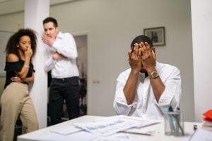 Read more about the article Survive Office Politics: Your Ultimate Guide